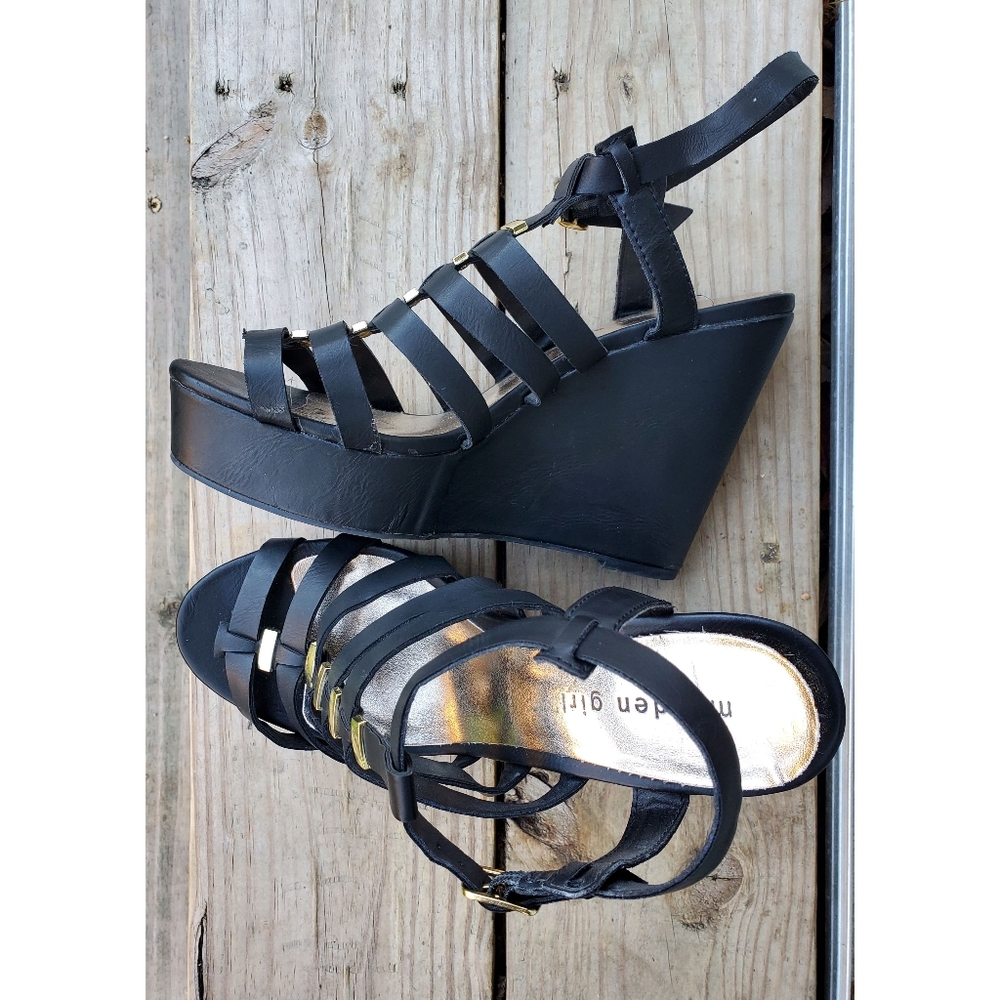 Madden Girl wedges
